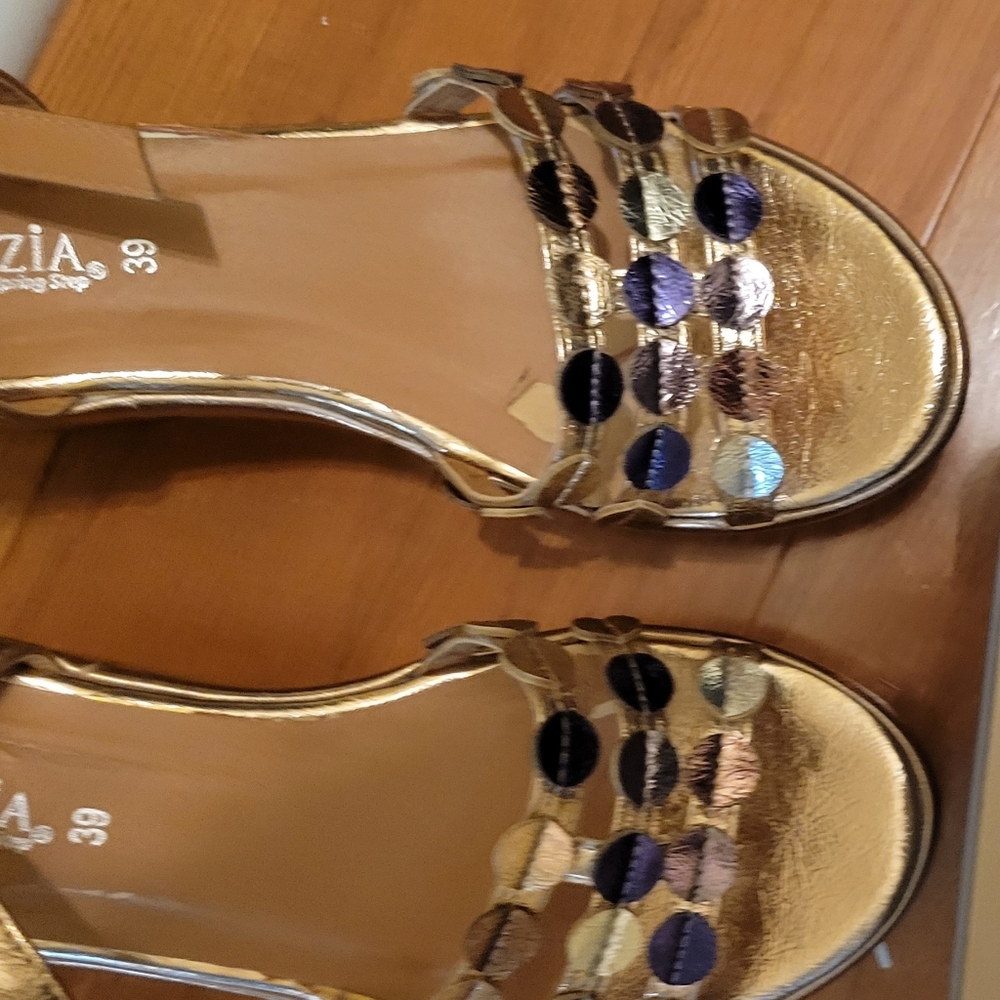 Platform Sandals - Picture 7 of 8